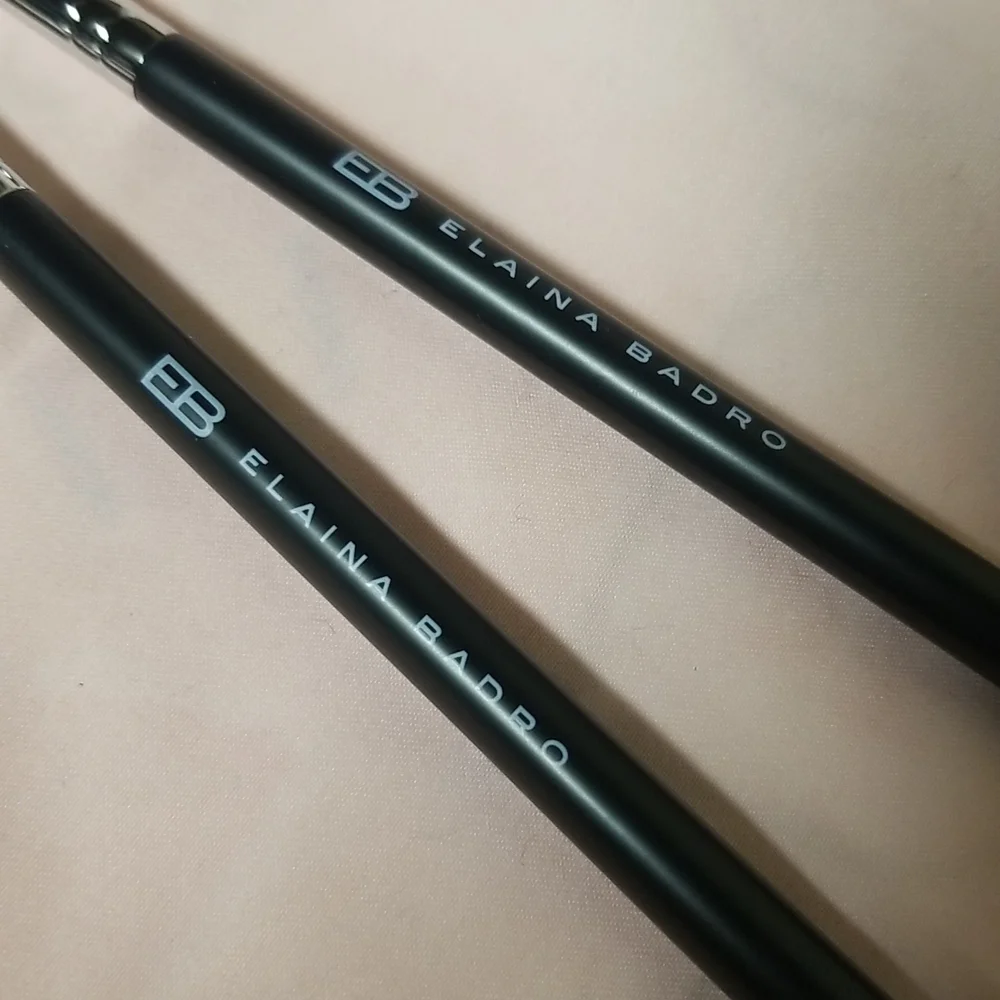 Elaina Badro Brushes 2 pieces